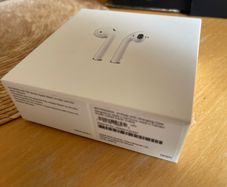 AirPods box
