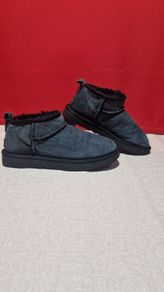 UGG Classic Ultra Mini Boots  Black  Size UK 5 / EU 38  Like New!
