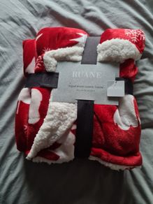 Polar Bears Sherpa Christmas Throw (127cm x 152cm)