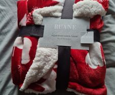 Polar Bears Sherpa Christmas Throw (127cm x 152cm)