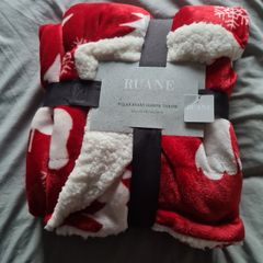 Polar Bears Sherpa Christmas Throw (127cm x 152cm)