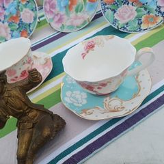 porcelain cups and saucers