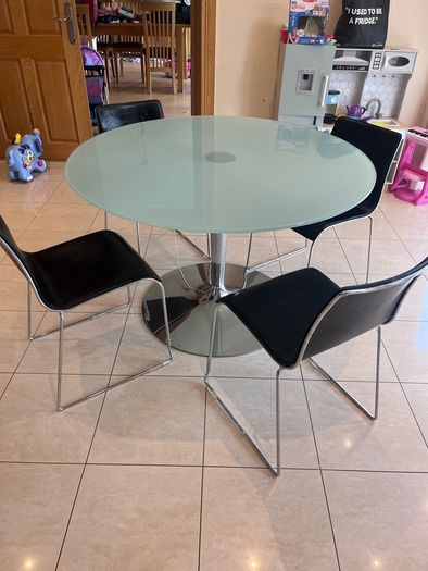 glass table and chairs