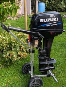 Suzuki 9.9 2 Stroke short shaft outboard Motor.