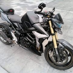 Suzuki GSR750