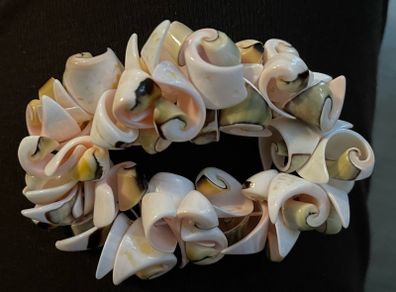 Mauritius shell bracelet