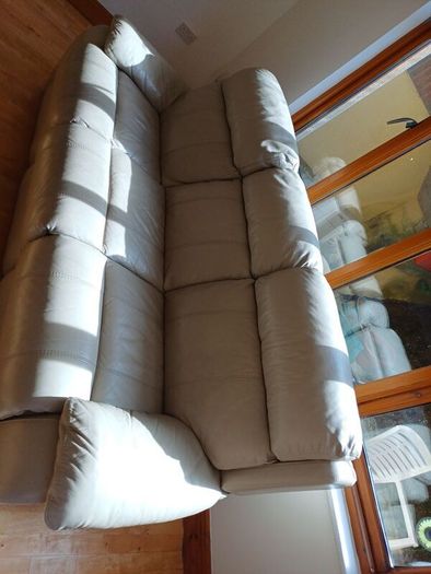 Leather Couch excellent condition