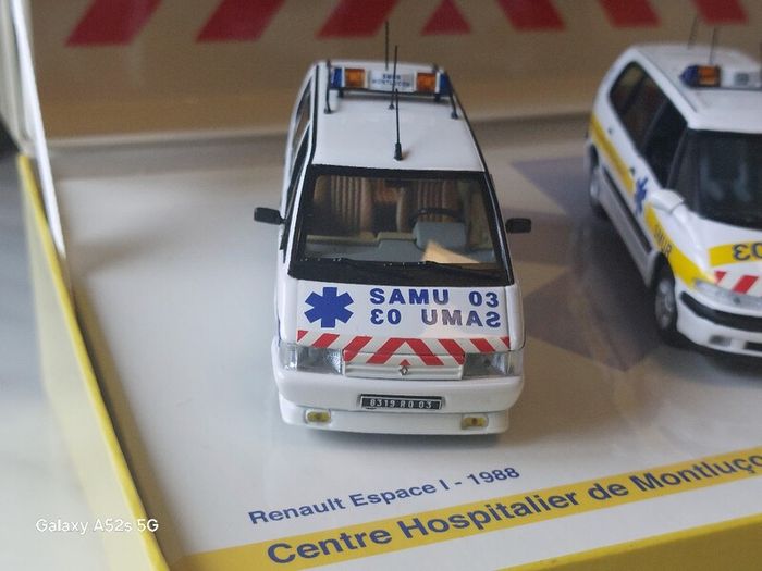 Universal Hobbies 1:43 Renault Espace French Emergency SMUR Set (3 Cars, Boxed)