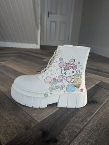 Bershka Hello Kitty boots (size EU 39/ UK6)