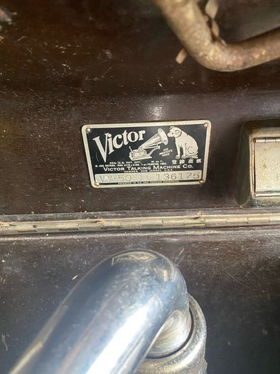 Victor VV50 record player