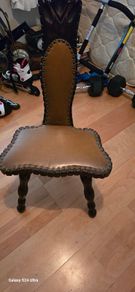 Tripod  chair