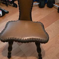Tripod  chair