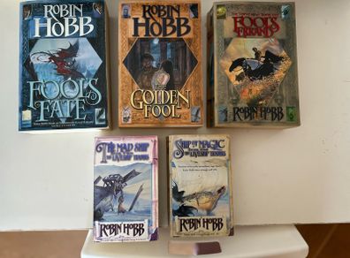 Robin Hobb 5x Set of Books