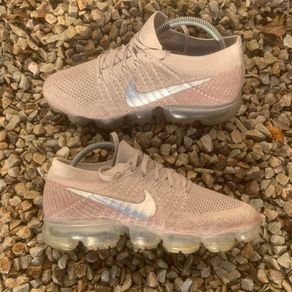 Get 1 of 1 Premium Flyknit Vapormax