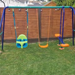 Garden kids swing set