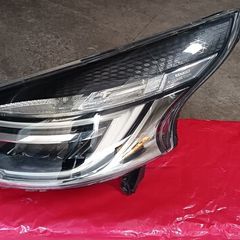 renault trafic 2020 year left headlight