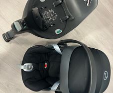 Cybex Cloud Z i-Size Infant Car seat and base