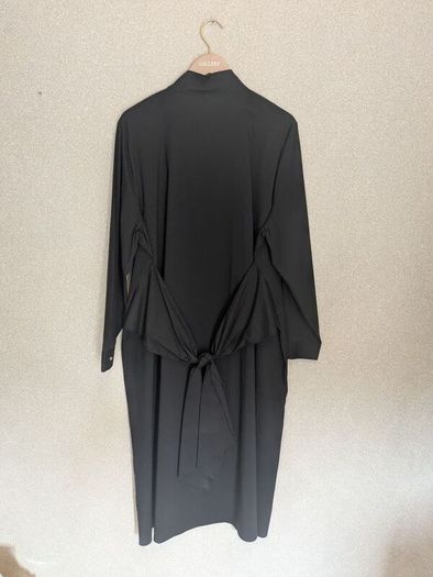YOONA black back bow dress size 20