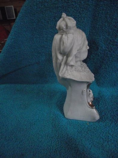 Bisque Pottery bust of Queen Victoria - Diamond Jubilee 1897