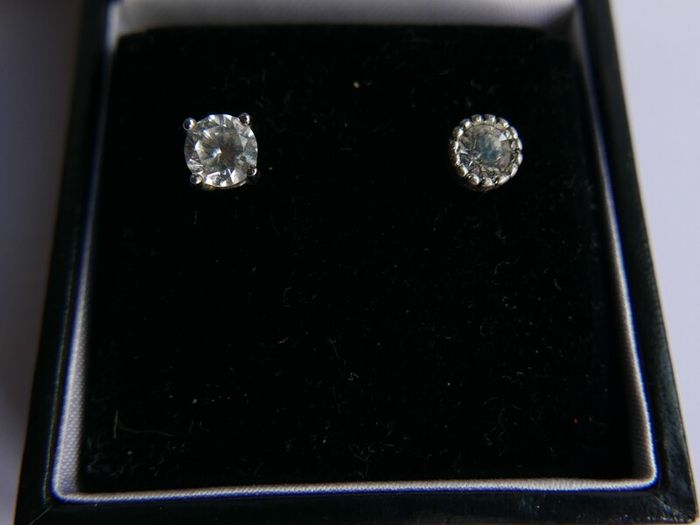 Vintage 925 Sterling Silver  cubic zirconia stunning earrings