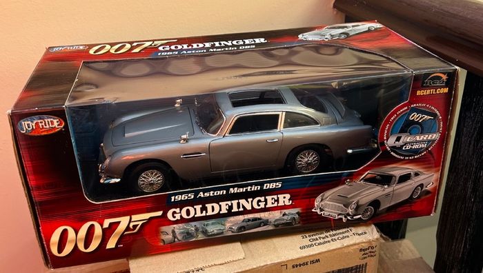 Joyride James Bond 1/18