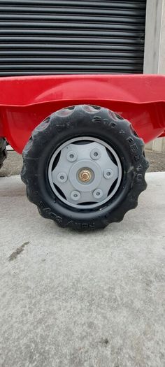 Massey 7226 Outdoor tractor and accessories