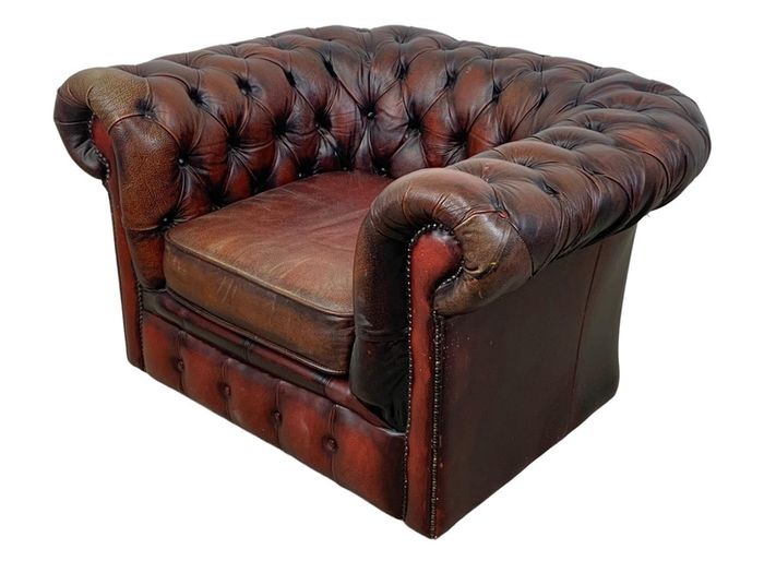 Vintage Deep Button ox-blood leather Chesterfield