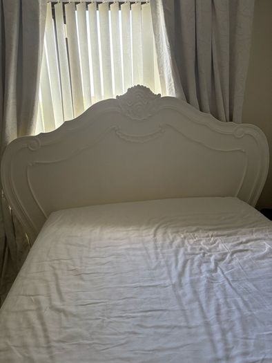 french head board