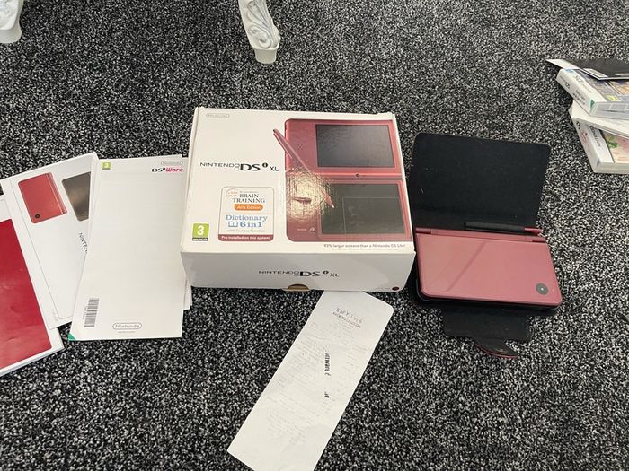 Nintendo DS XL Original package, case mint condition