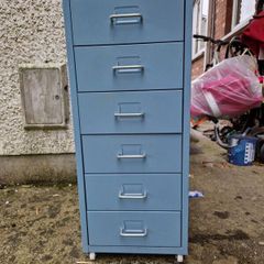 Metal drawer units