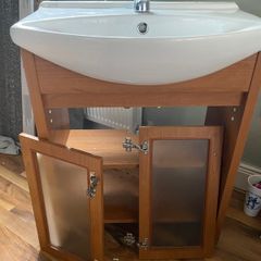 Bathroom vanity unit