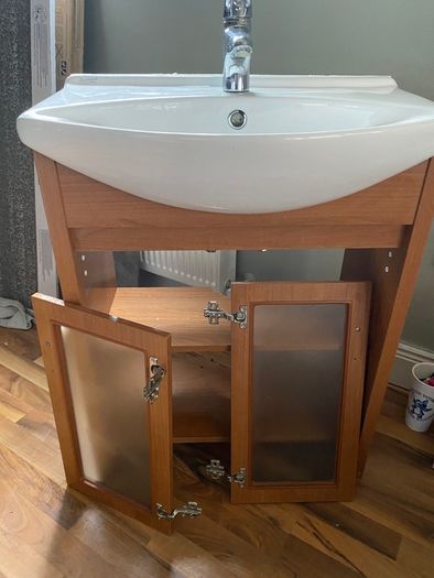Bathroom vanity unit