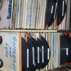 Vinyl mystery box (Three random albums 10 euro)