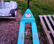 Mitsubishi ME25 2.5ton pallet truck