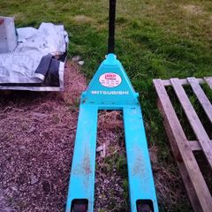 Mitsubishi ME25 2.5ton pallet truck