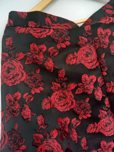 women occasional skirt.size12/14