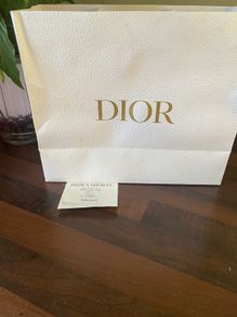 Dior gift wrapping