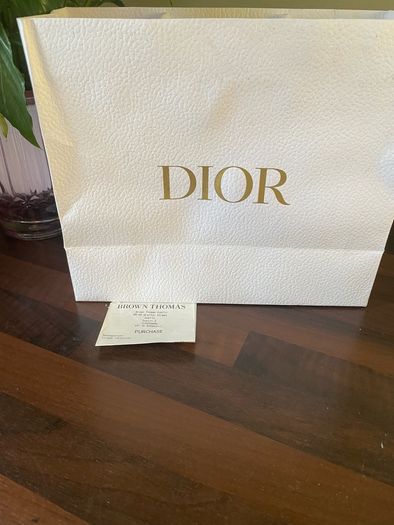 Dior gift wrapping