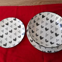 18-piece heart pattern dinner set