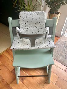 Stokke Tripp Trapp High Chair, Green with Baby Set, Tray, Harness & Cushion