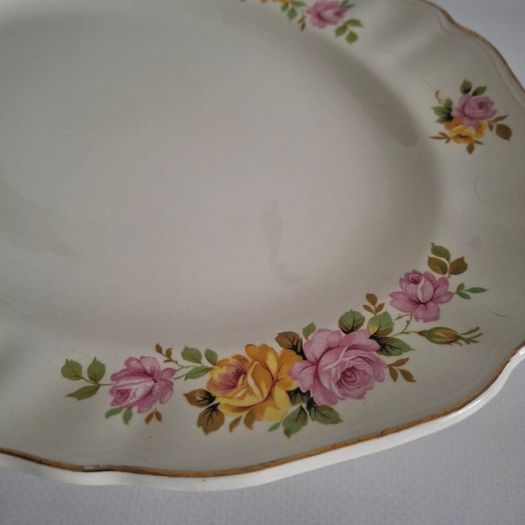 J&G Meakin Tureen, Platter & bowls