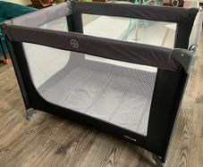 Travel cot