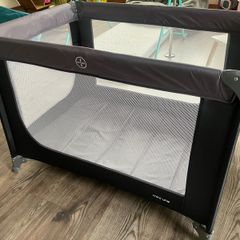 Travel cot