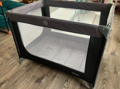 Travel cot