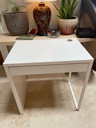 Modern White Office Or Study Desk - Can Deliver