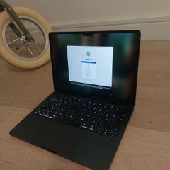 MacBook Air M3 16GB RAM (13-Inch)