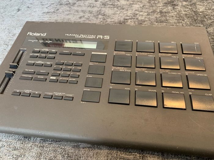 Roland R-5 Human Rhythm Composer