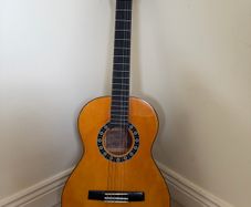 Valencia 3/4 Classical Guitar Ideal for Children