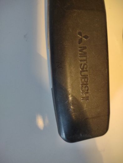 Mitsubishi radio cassette player with case and removal panel Free viewing