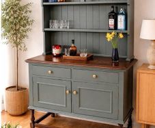 sideboard / kitchen dresser / cabinet